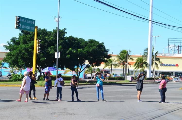 Amenazan a padres de familia de primaria en El Coyol por bloqueo en Veracruz (+Video)