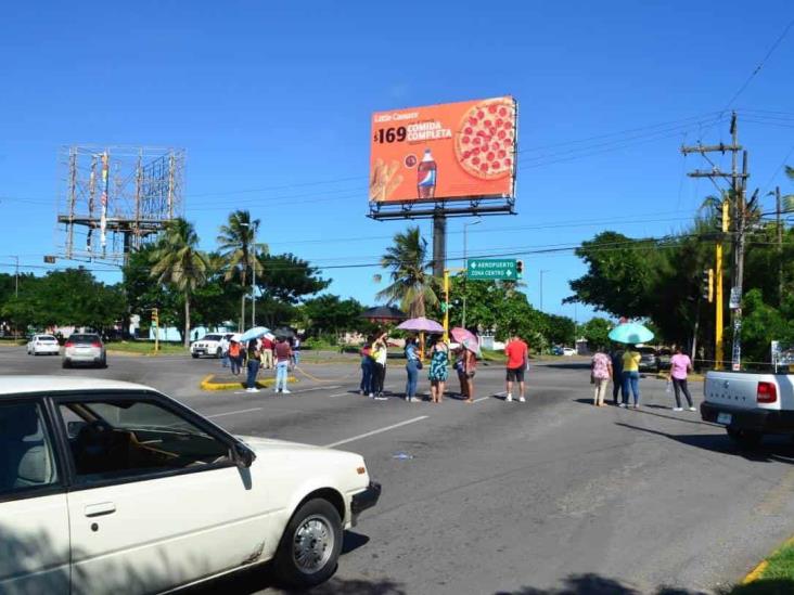 Amenazan a padres de familia de primaria en El Coyol por bloqueo en Veracruz (+Video)