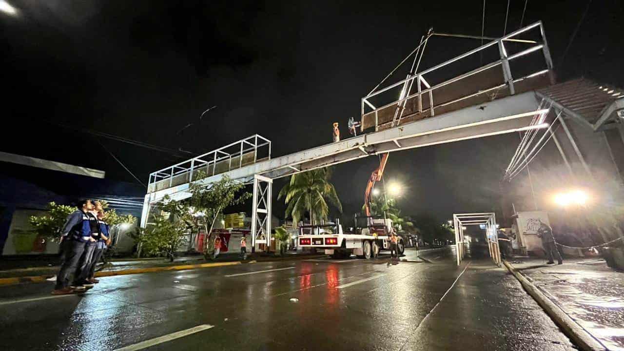 Cierre vial en Ejército Mexicano por colocación de puente