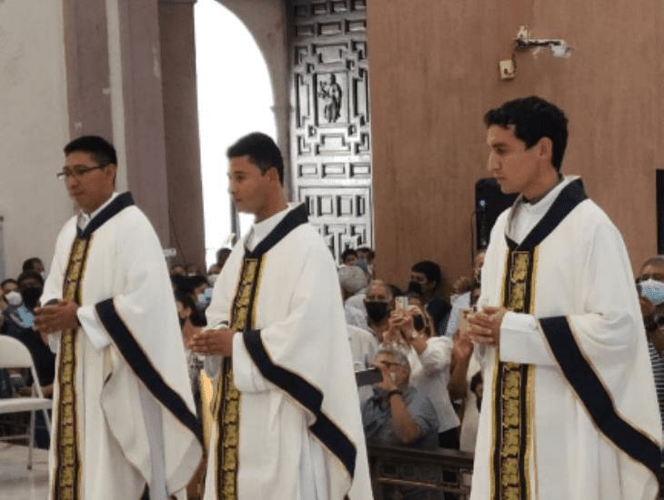 Llegan tres nuevos sacerdotes a la iglesia católica en Veracruz; se preparan cuatro más para servir