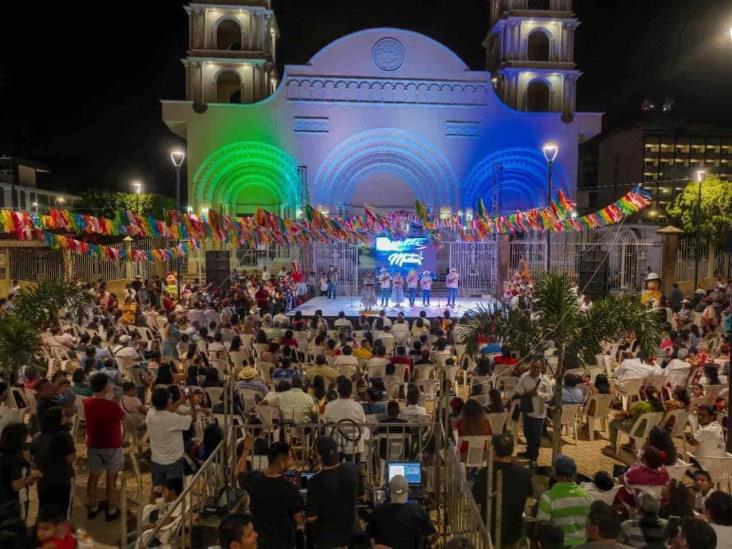 Arranca con éxito feria de San Martín Obispo en Acayucan
