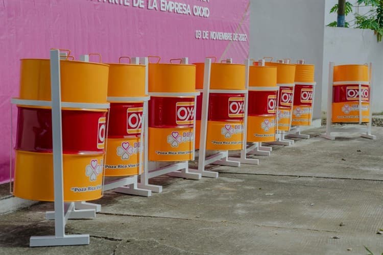 Con donaciones; así resuelven en Poza Rica la falta de basureros