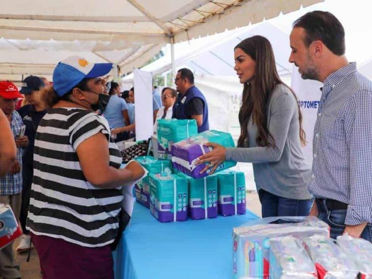 Atienden a población de Boca del Río con Feria de la Salud