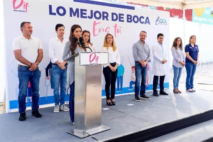 Atienden a población de Boca del Río con Feria de la Salud