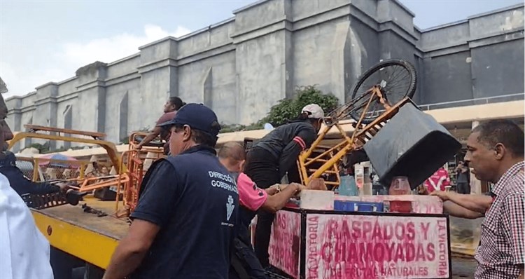Comerciantes denuncian a alcaldesa de Veracruz por abuso de autoridad