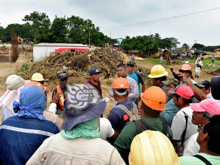 Obreros del cuartel de GN en Coatzacoalcos, insisten en mejores salarios