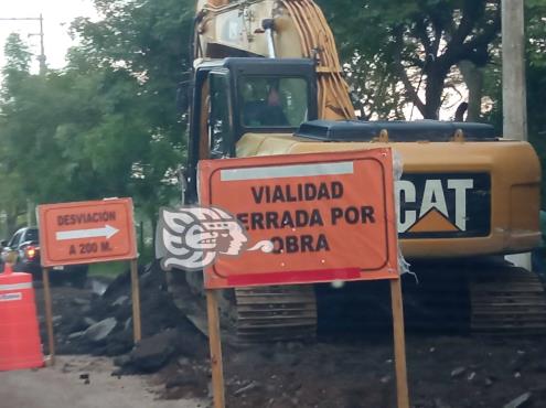 En Xalapa, inicia obra de concreto hidráulico en Ruiz Cortines y Circuito Presidentes