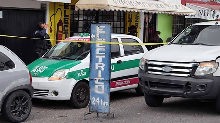 Fallece taxista dentro de su unidad en Xalapa; había sido un infarto (+Video)