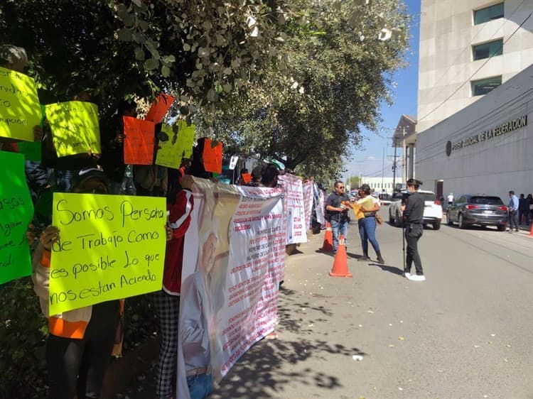 Se manifiestan para exigir liberación de empresario Veracruzano; ciudadanos viajaron desde Veracruz a Toluca