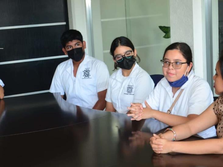 Estudiantes invitan a sumarse a campaña de donación de sangre en Veracruz