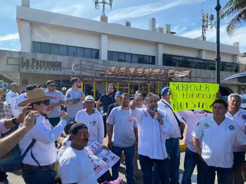 Exportuarios de Veracruz piden cárcel para Carlos Salinas de Gortari (+video)