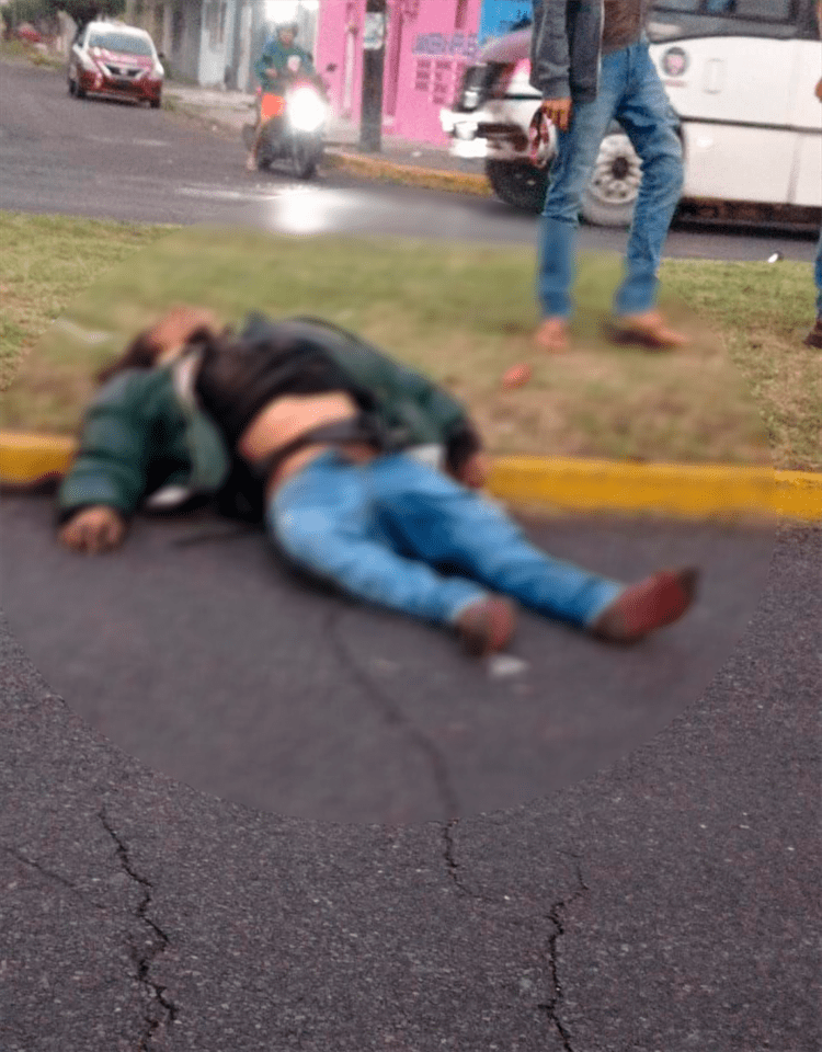 Hombre a bordo de su bicicleta es atropellado por un auto “fantasma” en Veracruz