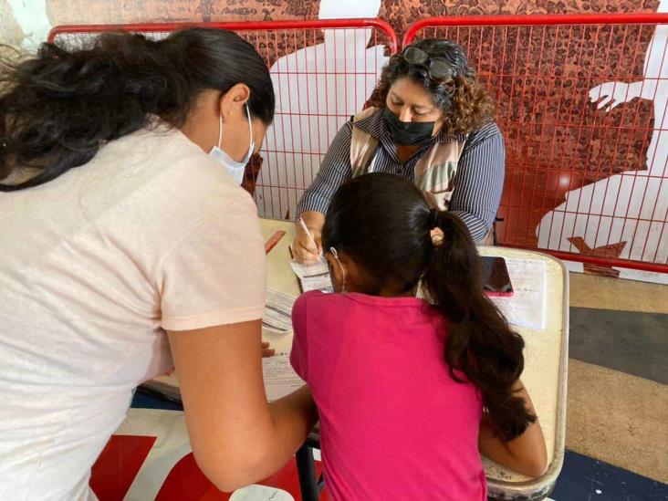 Vacunan a niños contra covid en Veracruz