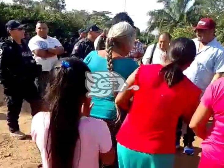 Policías de Hueyapan agreden a mujeres y niños por órdenes de alcalde (+Video) 