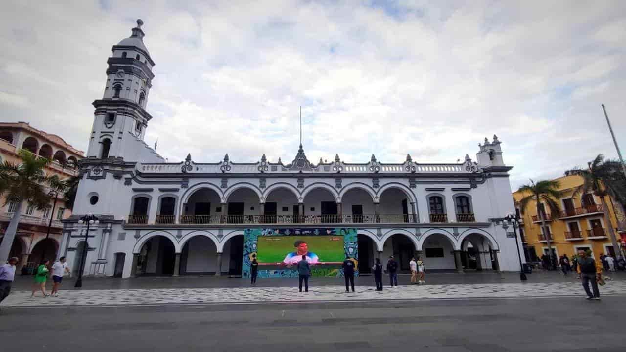 Pagan 3 de cada 10 laudos en ayuntamientos de Veracruz: abogado