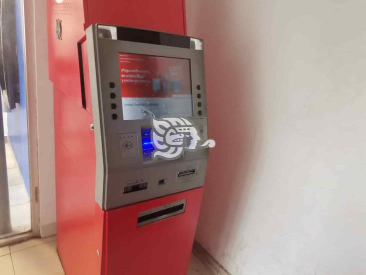 Urgen más cajeros automáticos en Nanchital e Ixhuatlán; sufren  miles de cuentahabientes