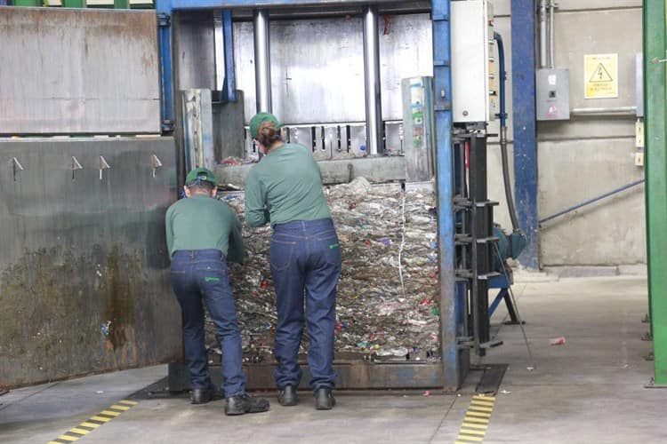 Inauguran planta recicladora de pet en Veracruz; buscan frenar contaminación