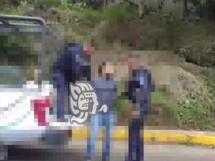 Por agredir a un joven con un palo, ex presidente del DIF de Tepatlaxco fue detenido