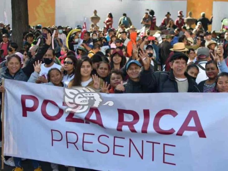 Participan ciudadanos de Poza Rica en mega marcha convocada por AMLO