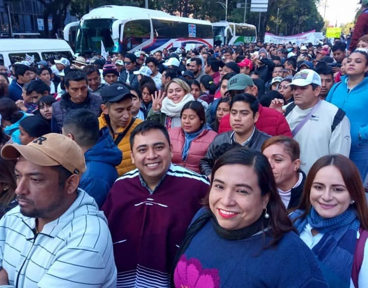 Participan ciudadanos de Poza Rica en mega marcha convocada por AMLO