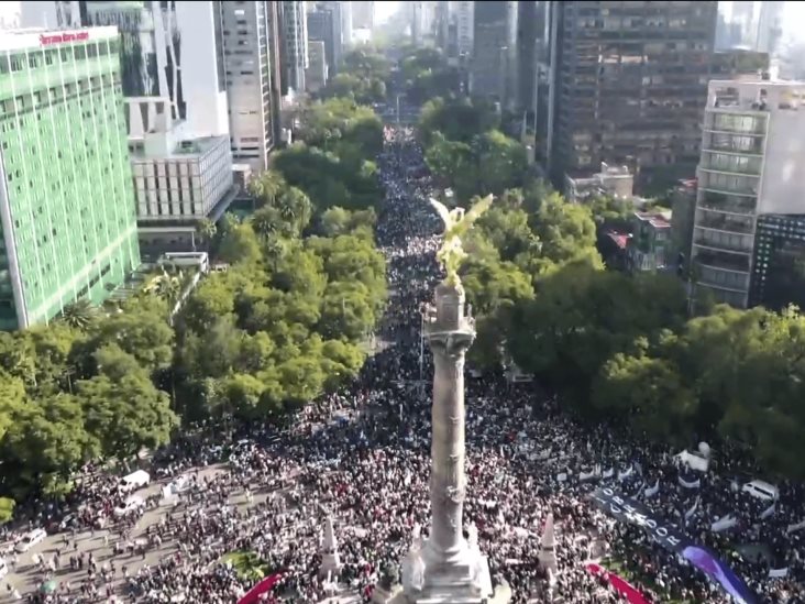 Se congregan miles en el Ángel; muestran su apoyo a la marcha de AMLO