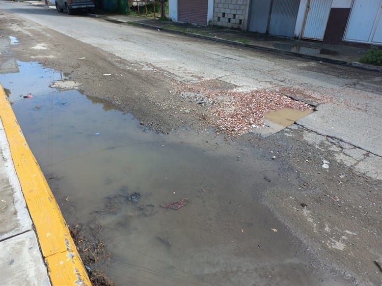 Se multiplican las fugas de aguas negras en colonias de Veracruz