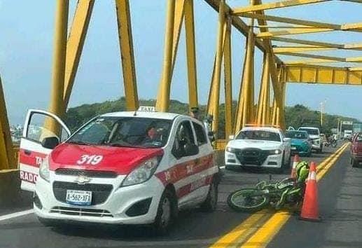 Aparatoso accidente provoca caos vial en puente de Alvarado