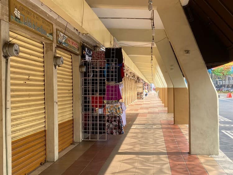 Artesanos del malecón de Veracruz esperan repunte en ventas tras retiro de ambulantes(+Video)