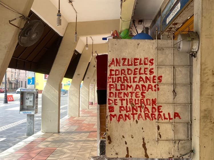 Artesanos del malecón de Veracruz esperan repunte en ventas tras retiro de ambulantes(+Video)