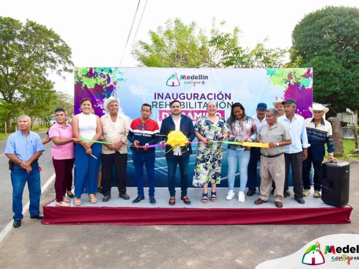 Inauguran dos tramos carreteros que conectan con Medellín de Bravo