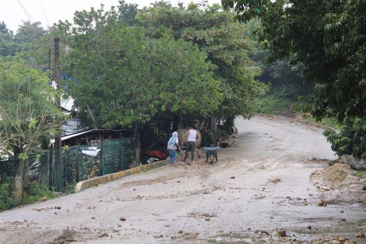 FF 12 deja fuertes daños en comunidades de Coatzintla