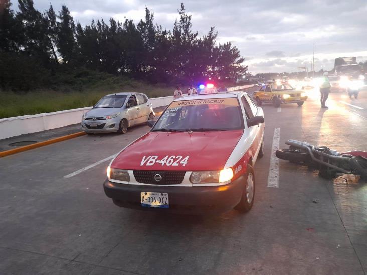 Se accidenta pareja de motociclistas en bulevar Fidel Velázquez, en Veracruz