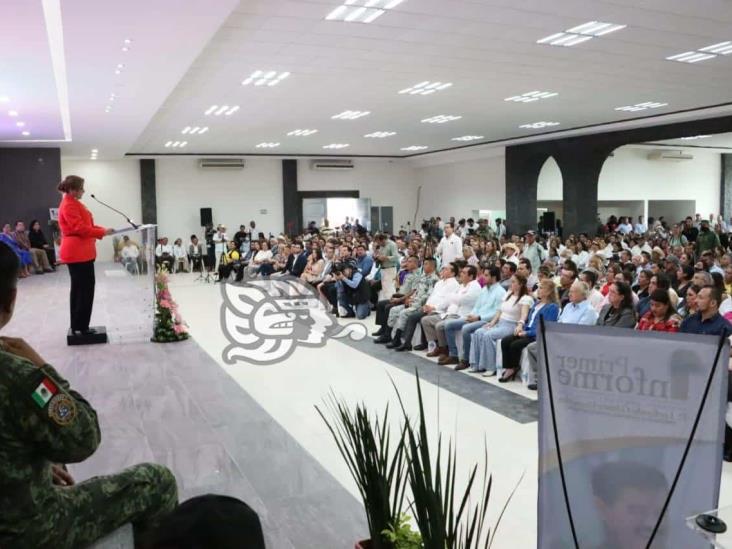 Alcalde de Tihuatlán presenta su primer informe