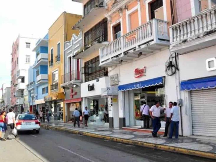 Comerciantes esperan repuntes de hasta 70% en ventas por temporada decembrina en Veracruz