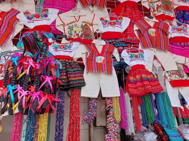 Incrementa precio de trajes de inditos para el 12 de diciembre en Veracruz