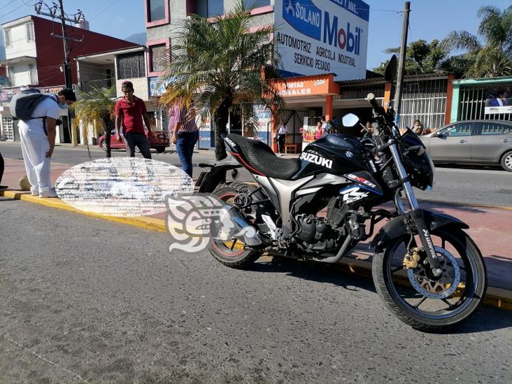 Accidente en Camino Nacional de Río Blanco deja un motociclista lesionado
