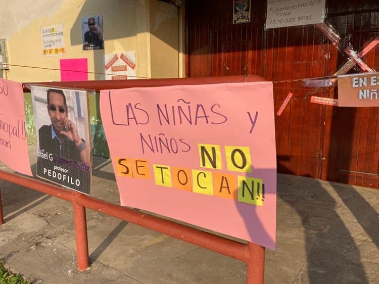 Padres de familia urgen a Fiscalía de Veracruz aprehender a presunto maestro acosador antes que se dé a la fuga