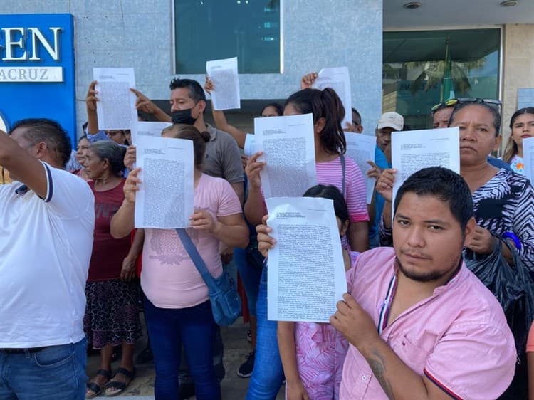 Comerciantes del Malecón de Veracruz inician lucha legal por desalojo (+Video)