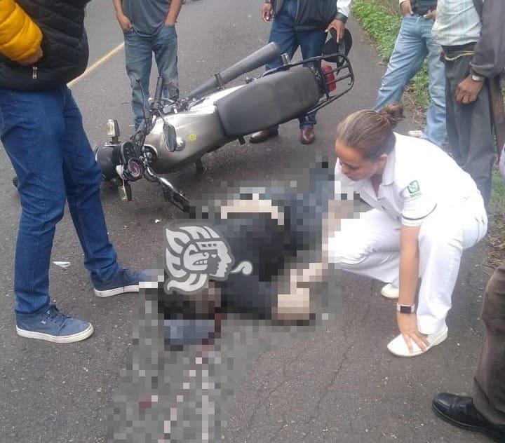 Motociclista derrapa y pierde la vida en carretera de Córdoba