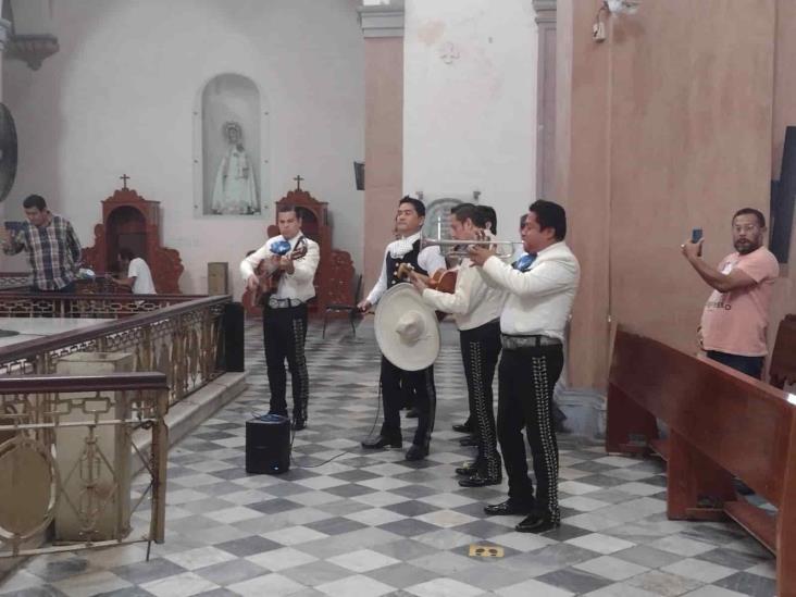 Mariachis dan serenata a la Virgen de la Concepción en Catedral de Veracruz (+Video)