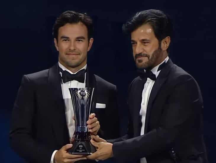 Sigue haciendo historia; Checo Pérez, primer piloto mexicano premiado en gala de la FIA