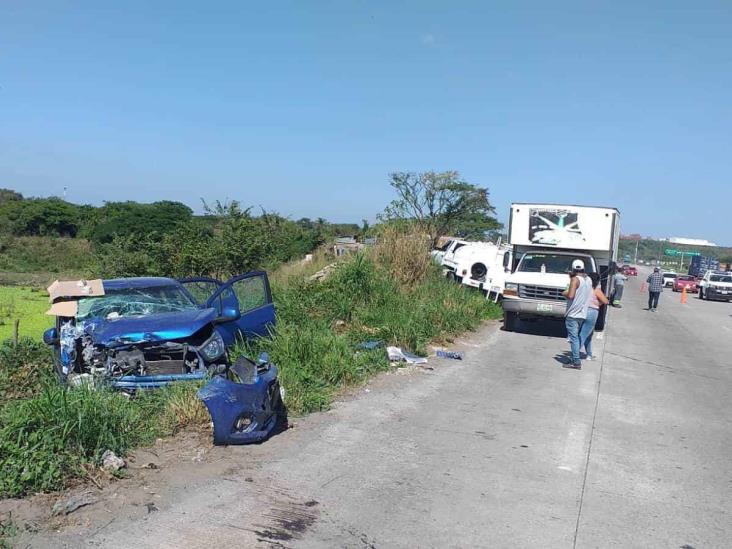 Fuerte accidente en el kilómetro 13.5 en Veracruz