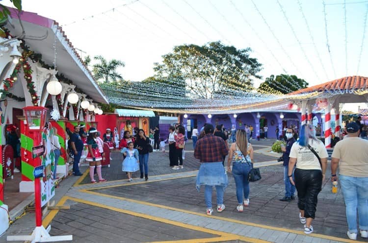 ¡Llegó la Navidad! Inicia funciones Villa Encantada en Veracruz