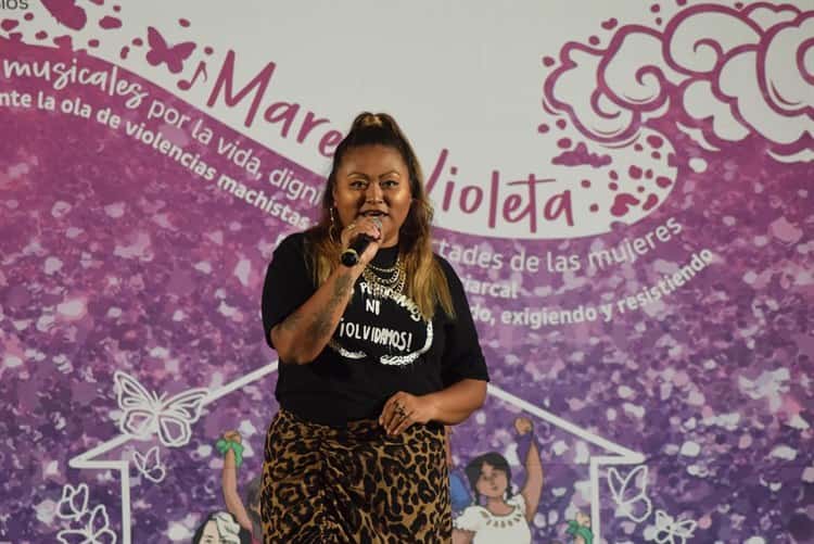 Marea Violeta celebra cuarta tertulia musical en Veracruz