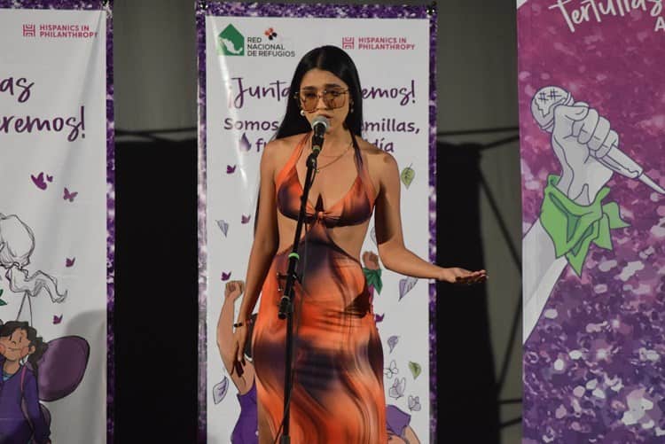 Marea Violeta celebra cuarta tertulia musical en Veracruz