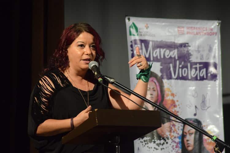 Marea Violeta celebra cuarta tertulia musical en Veracruz