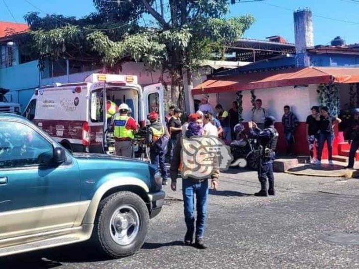 Accidente entre motocicleta y camioneta en Fortín deja un herido