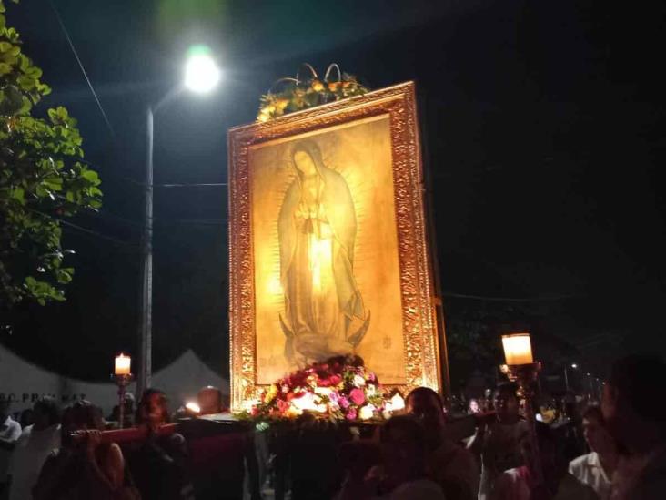 Con alabanzas, oraciones y peticiones, realizan peregrinación a la Virgen de Guadalupe