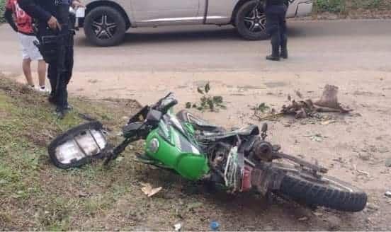 Motociclista derrapa en Guzmantla, Veracruz; su acompañante perdió la vida