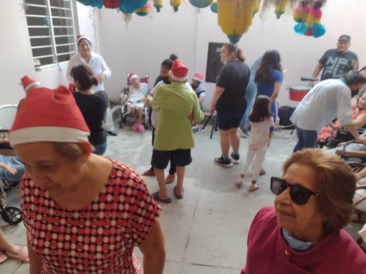 Celebran posada a abuelitos del asilo “Canitas Felices”, en Veracruz (+Video)